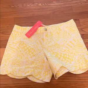 Lilly Pulitzer Women's Yellow and White  Shorts